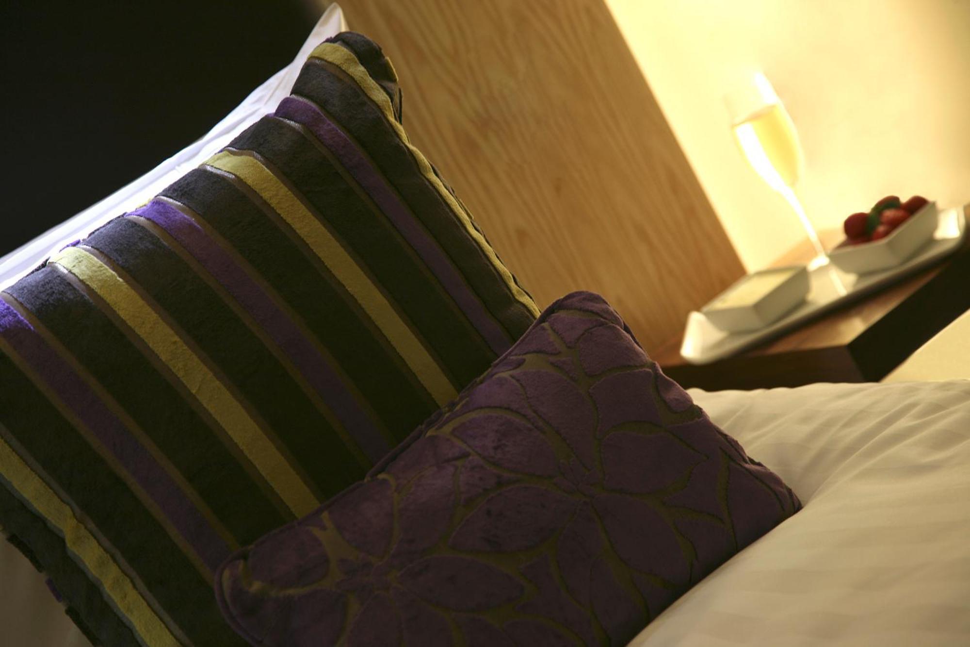 St Mellion Estate Hotel Стая снимка
